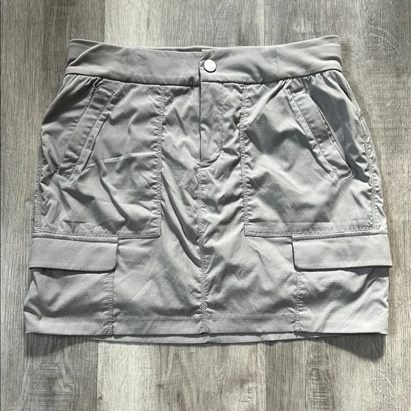 Athleta Trekkie Skort Sz 4 - Picture 2 of 10